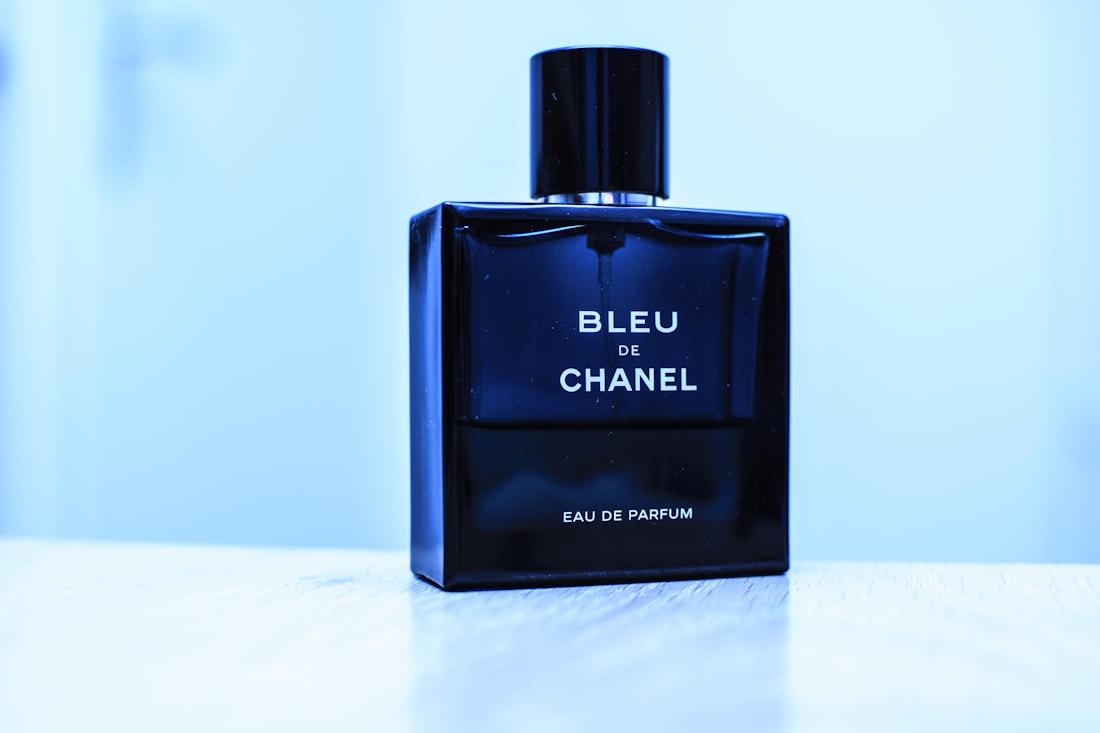 Salt & Cedar — Marine · Woody